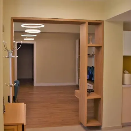 Two Bedrooms In Villa, Private Parking アパート *