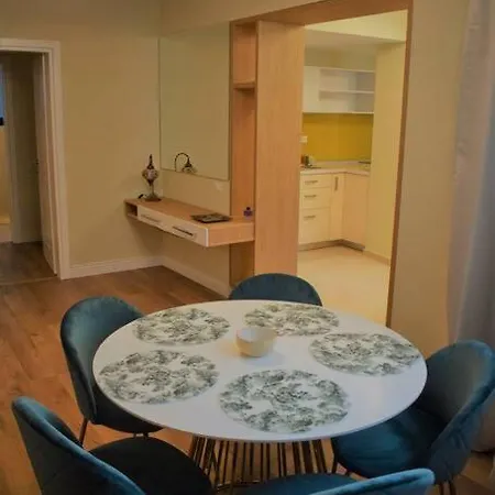 Two Bedrooms In Villa, Private Parking *